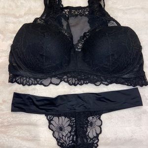 PINK Victoria’s Secret Bralette and Panty ✨👙